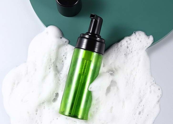 Bouteilles vertes écumantes de pompe de bouteilles de savon de main de BSCI 150ml rechargeables